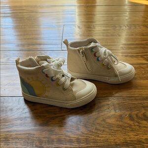 Kids High-Top Sneakers with Rainbow Accents